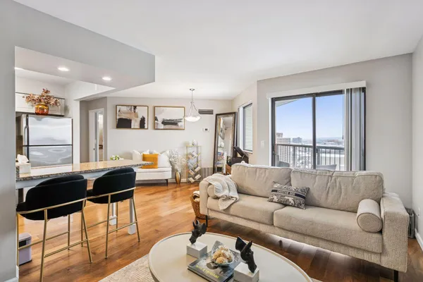 $179,900 | 78 10th Street East, Unit 1710, St. Paul, MN 55101