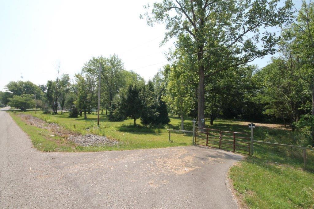 5530 East Base Road Columbus, IN 47203 - Photo 1 of 10 Gallery Image 1