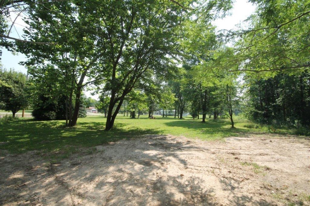 5530 East Base Road Columbus, IN 47203 - Photo 3 of 10 Gallery Image 3
