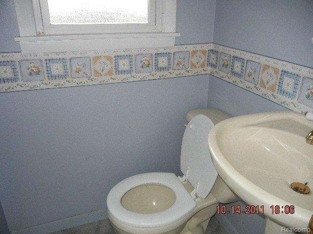 1041 North Gregory Road Fowlerville, MI 48836 - Photo 3 of 13 DSCN0123.JPG