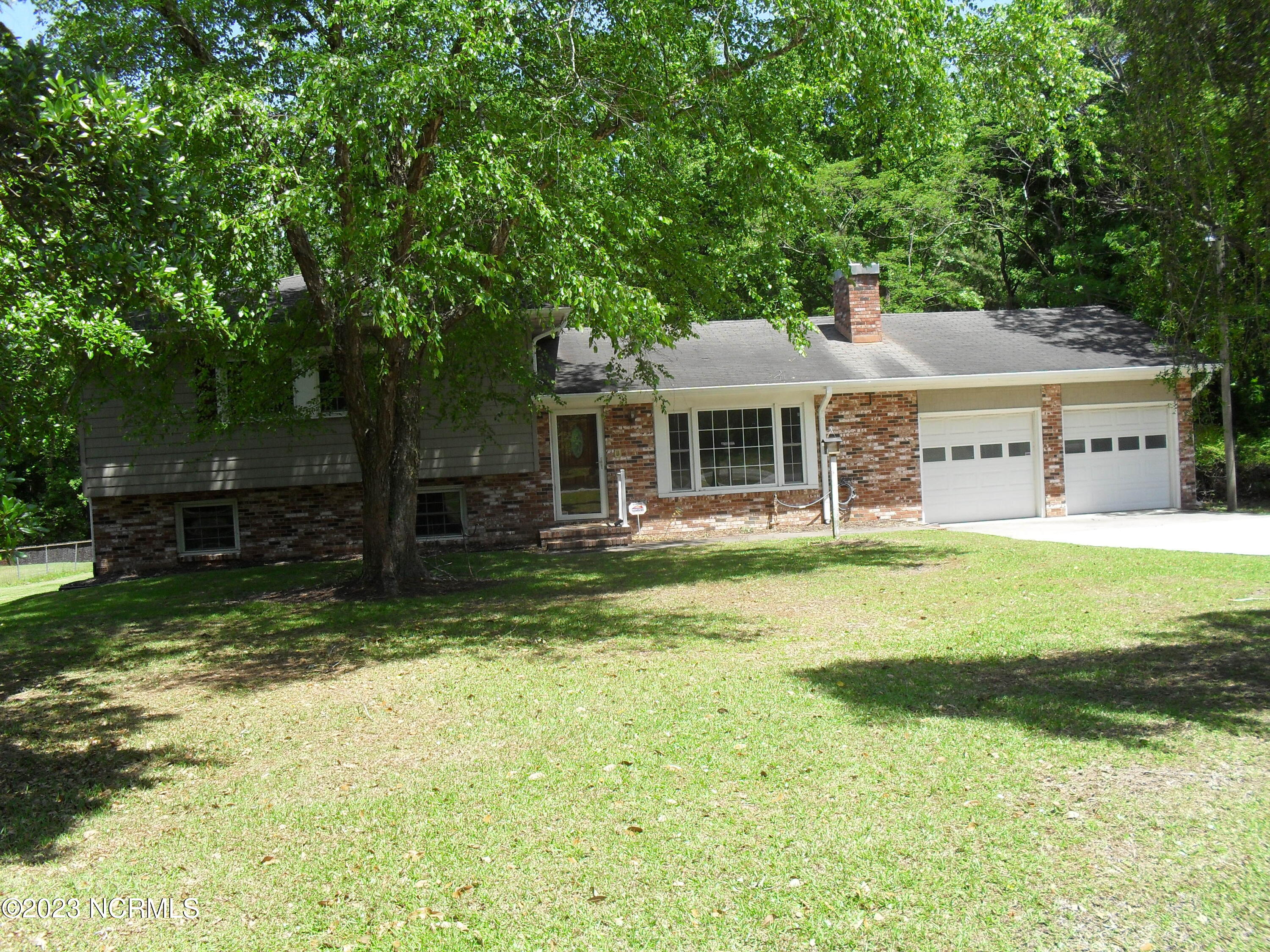 188 Tyree Road Kinston, NC 28504 - Photo 2 of 40 SDC14182