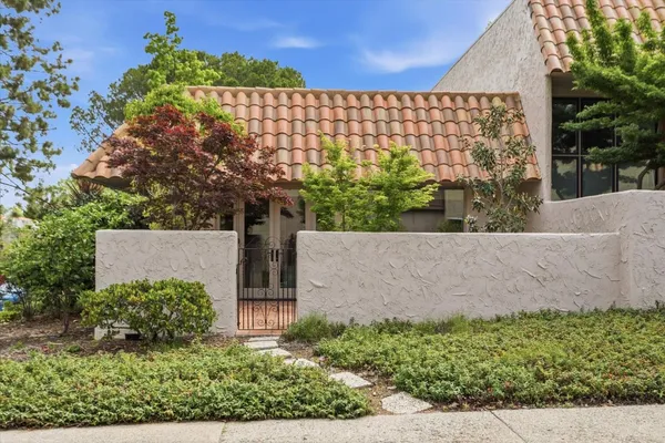 $1,450,000 | 247 Casitas Bulevar, Los Gatos, CA 95032