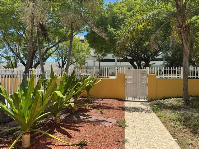 $1,700 | 1851 Northeast 168th Street, Unit A2, North Miami Beach, FL 33162