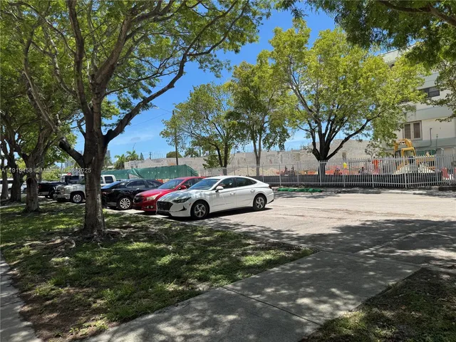 $1,700 | 1851 Northeast 168th Street, Unit A2, North Miami Beach, FL 33162