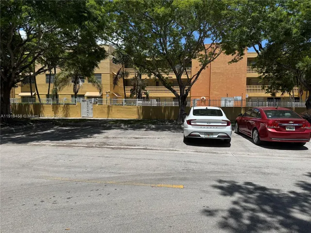 $1,700 | 1851 Northeast 168th Street, Unit A2, North Miami Beach, FL 33162