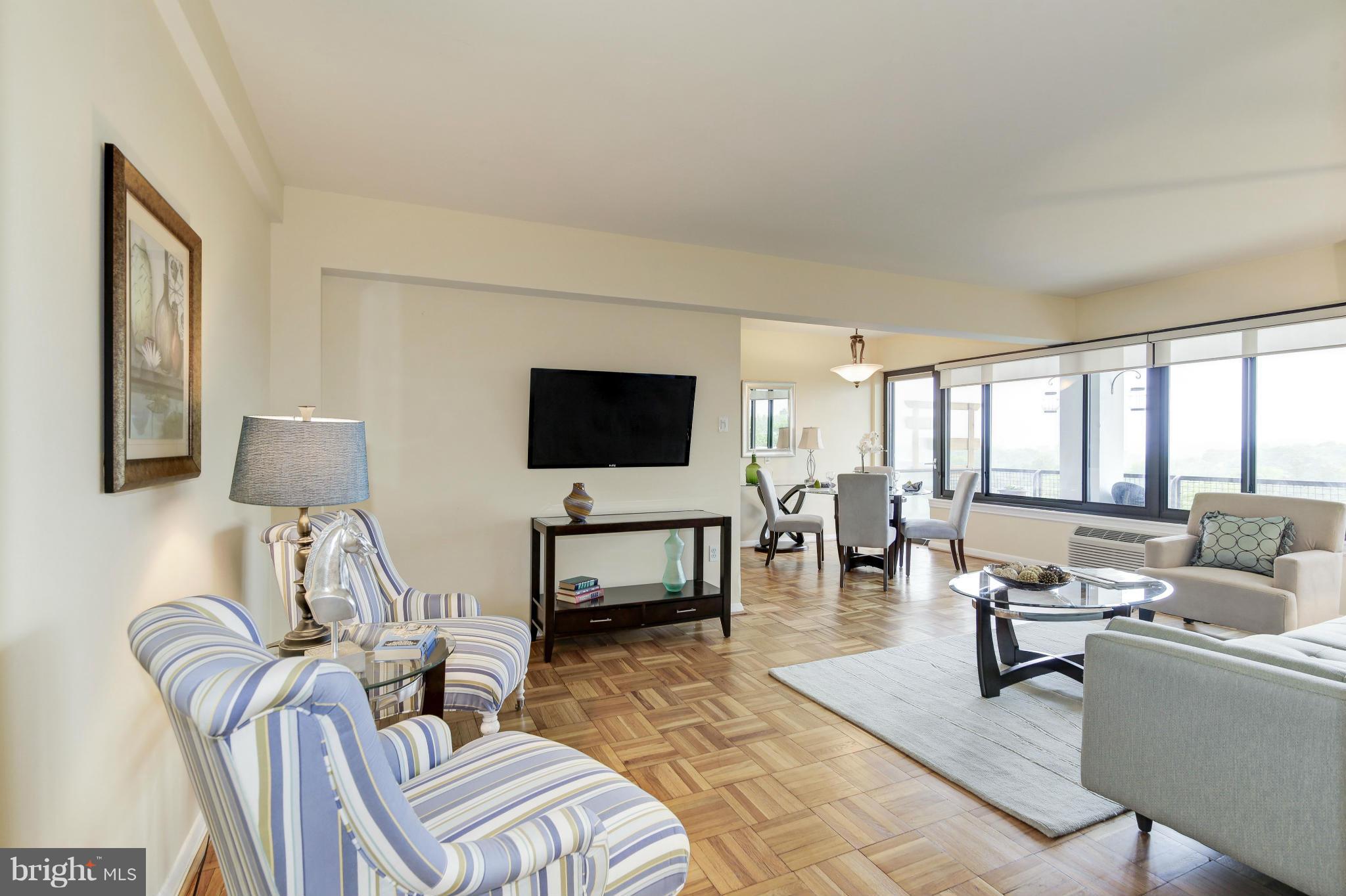 3601 Wisconsin Avenue Northwest, Unit 602 Washington, DC 20016 - Photo 4 of 21 Living Room