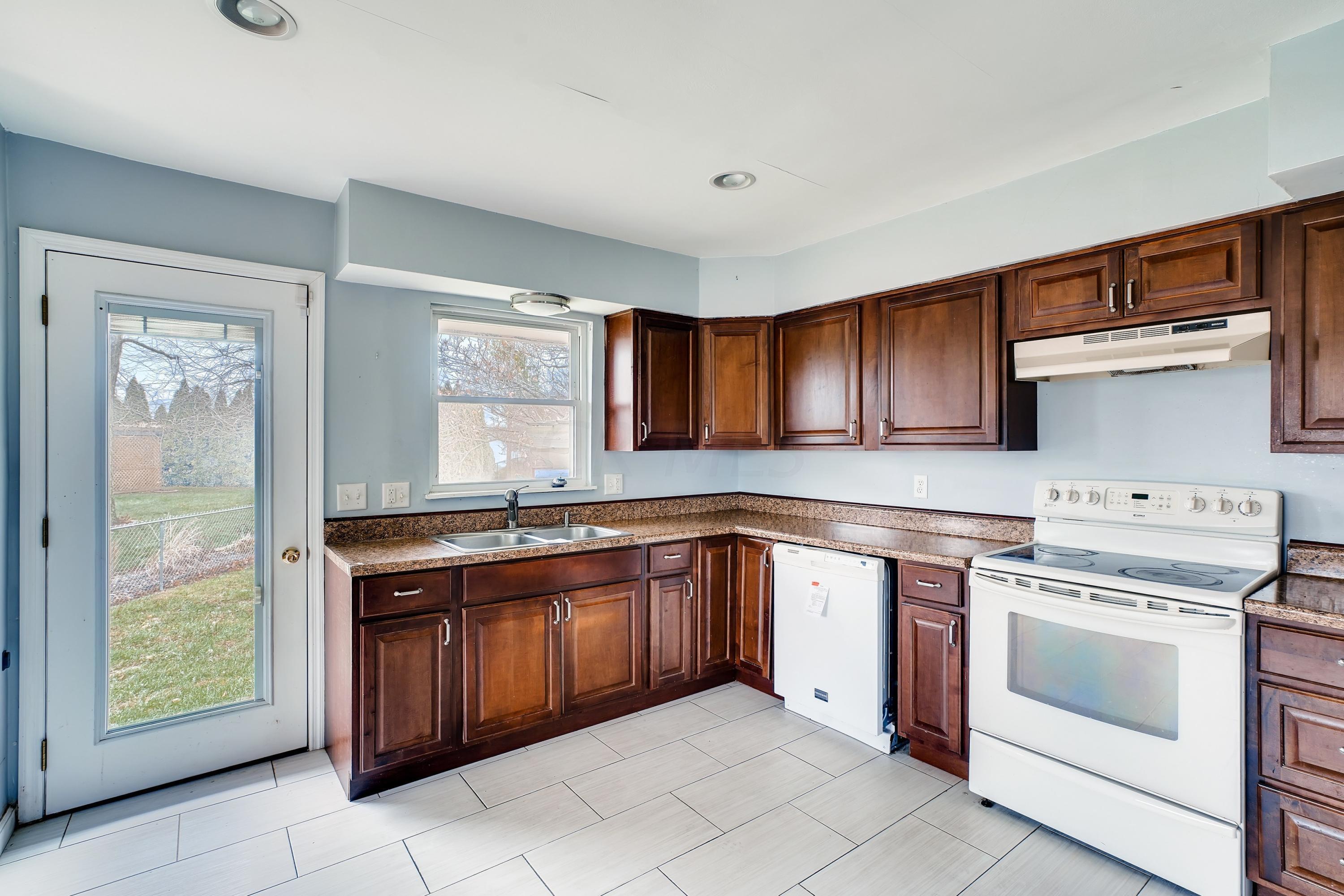 1837 Kenview Road Columbus, OH 43209 - Photo 8 of 22
