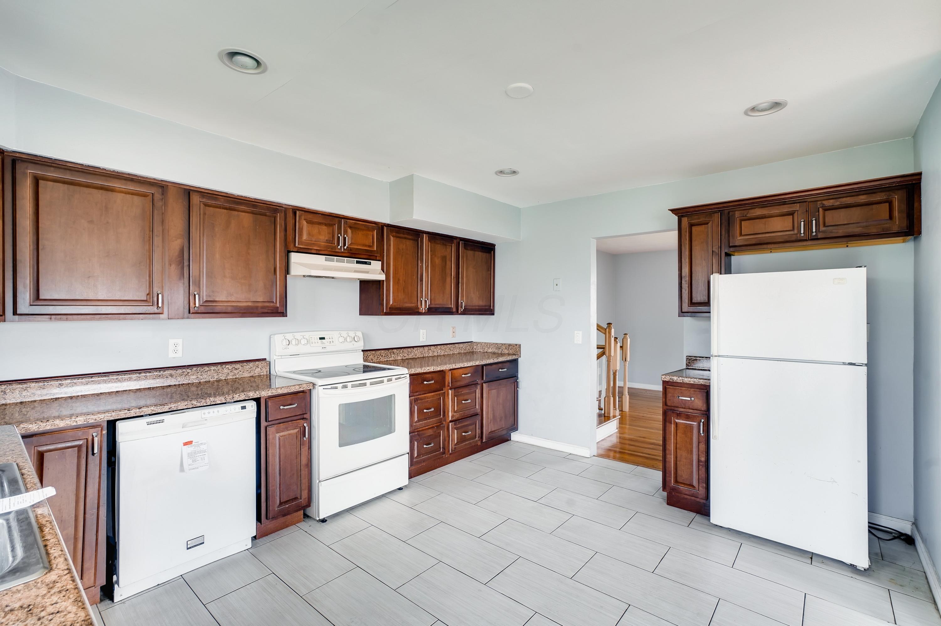 1837 Kenview Road Columbus, OH 43209 - Photo 9 of 22