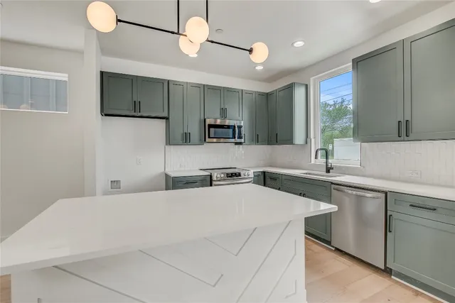 $519,900 | 4127 East 12th Street, Unit 6, Austin, TX 78721