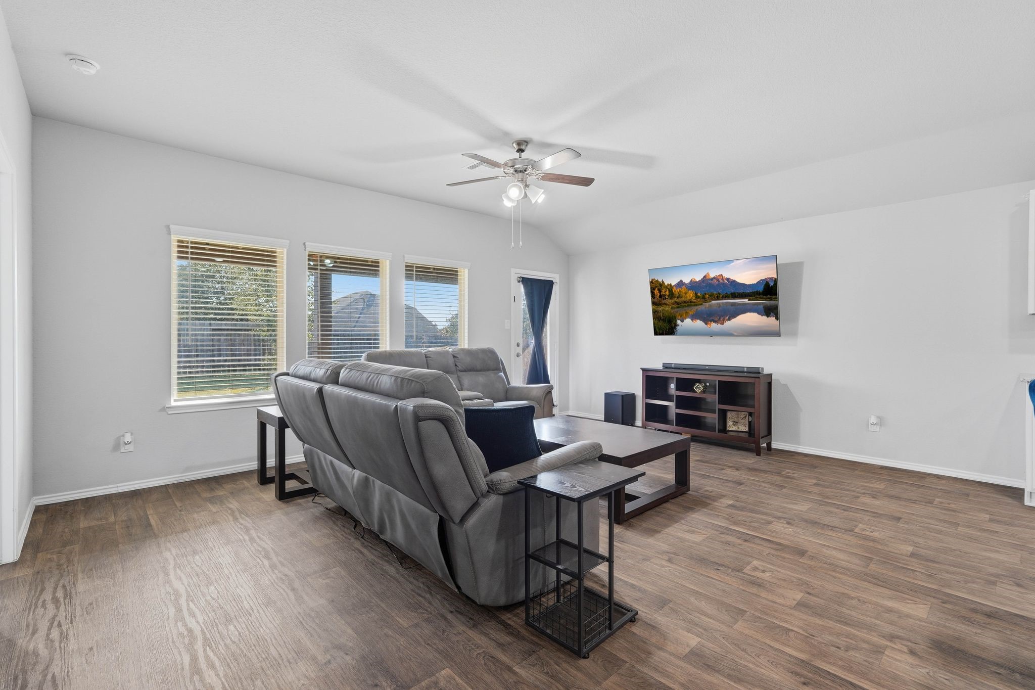 11519 Parrot Fish Court Conroe, TX 77304 - Photo 8 of 43