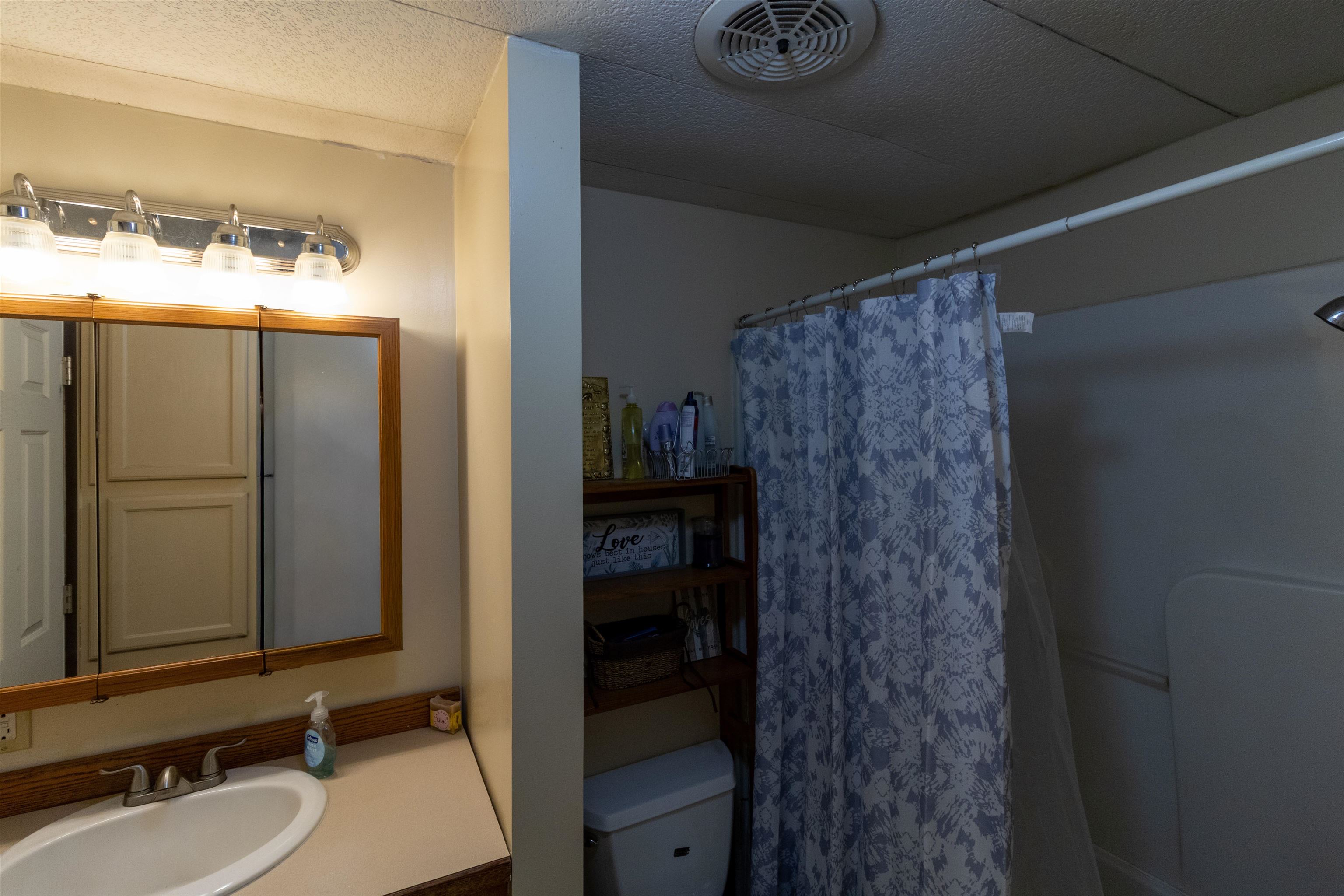3759 South Loomis Road Mount Pleasant, MI 48858 - Photo 17 of 27 1949966-4c3a8f4b-31e9-4cdc-ab7b-913f088c35fe.JPG