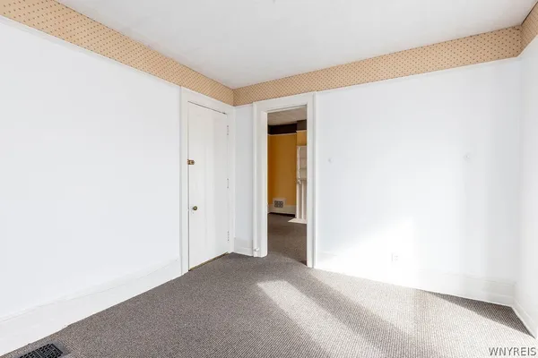 $1,500 | 493 Delaware Avenue, Unit 3, Buffalo, NY 14202