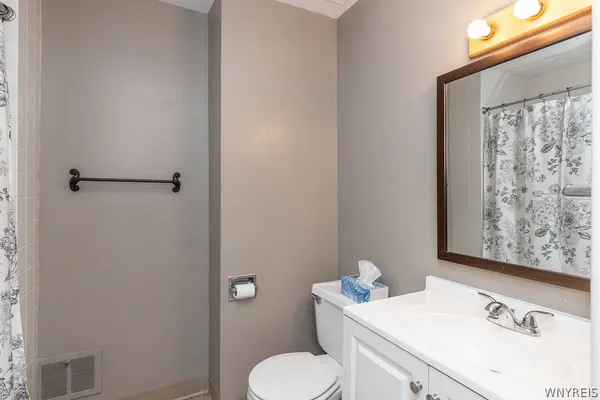 $1,500 | 493 Delaware Avenue, Unit 3, Buffalo, NY 14202