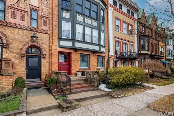 $1,500 | 493 Delaware Avenue, Unit 3, Buffalo, NY 14202