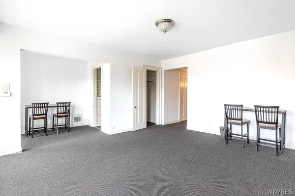 $1,500 | 493 Delaware Avenue, Unit 3, Buffalo, NY 14202
