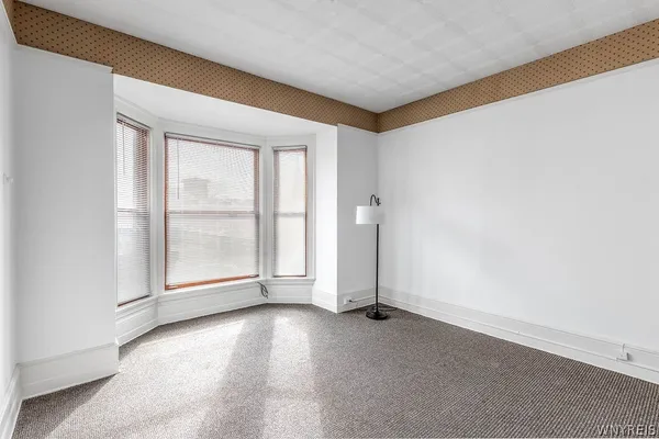 $1,500 | 493 Delaware Avenue, Unit 3, Buffalo, NY 14202