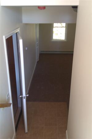 83 Massasoit Road Worcester, MA 01604 - Photo 7 of 10