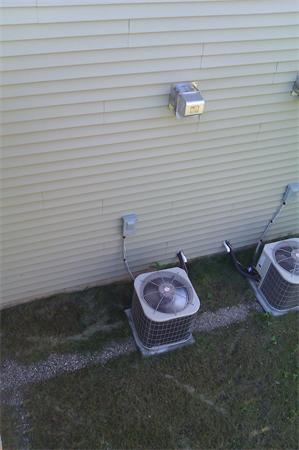 83 Massasoit Road Worcester, MA 01604 - Photo 10 of 10 a backyard of a house