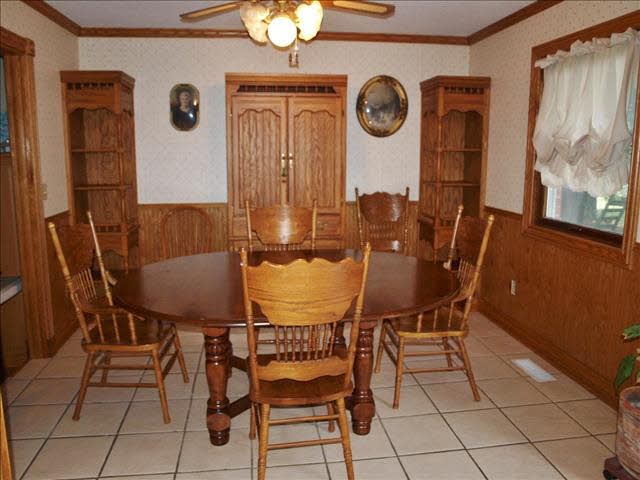 13972 Todd Road Petersburg, MI 49270 - Photo 8 of 16 Dining room