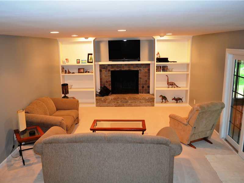 571 South Restin Road Greenwood, IN 46142 - Photo 9 of 24 Gallery Image 9