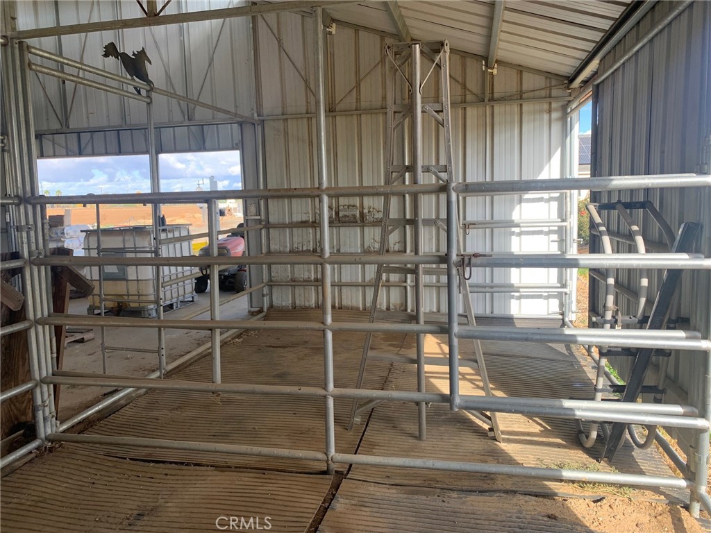 22085 Finnell Avenue Corning, CA 96021 - Photo 45 of 68