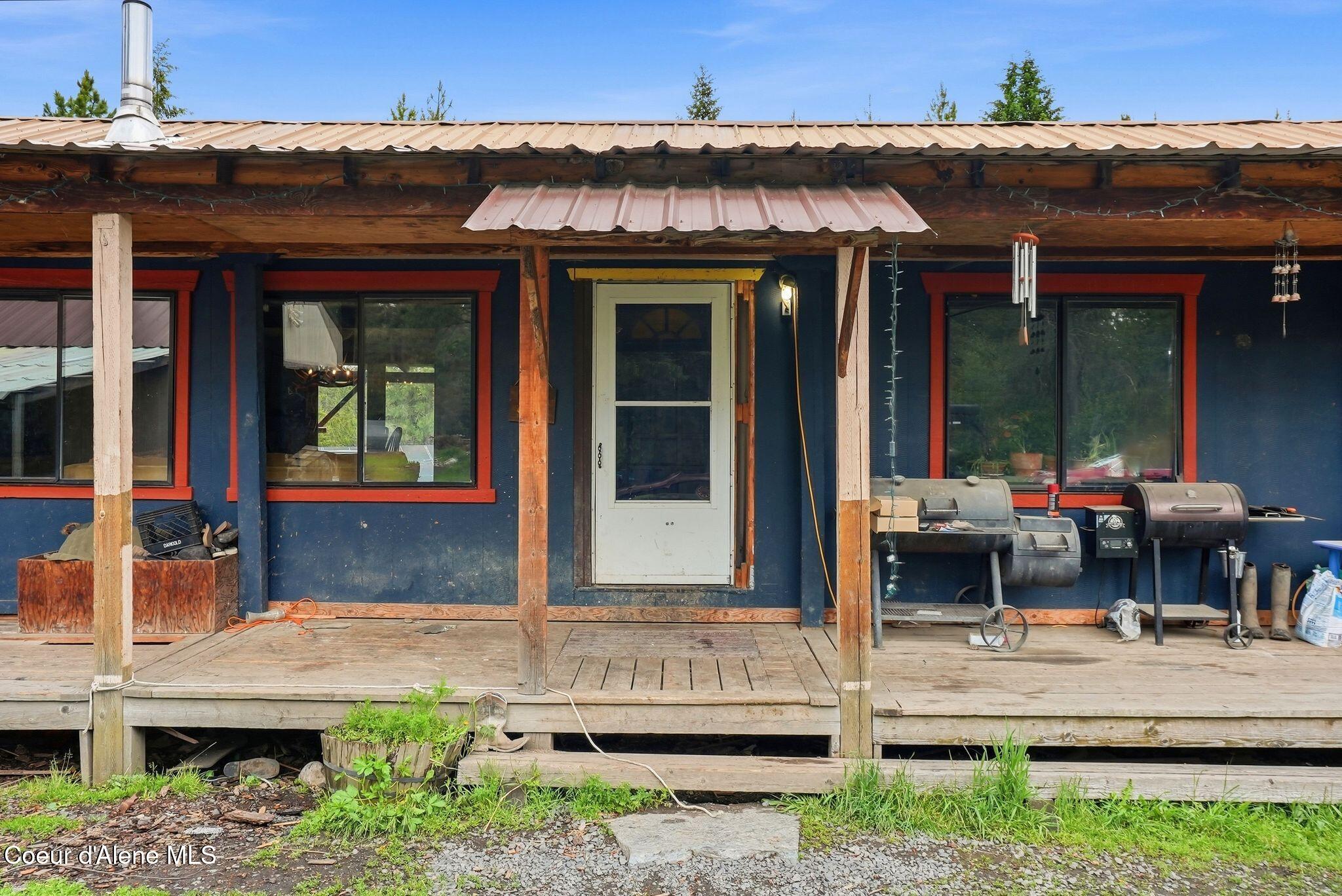 890 Pokey Creek Road Fernwood, ID 83830 - Photo 5 of 45 Front Covered Deck