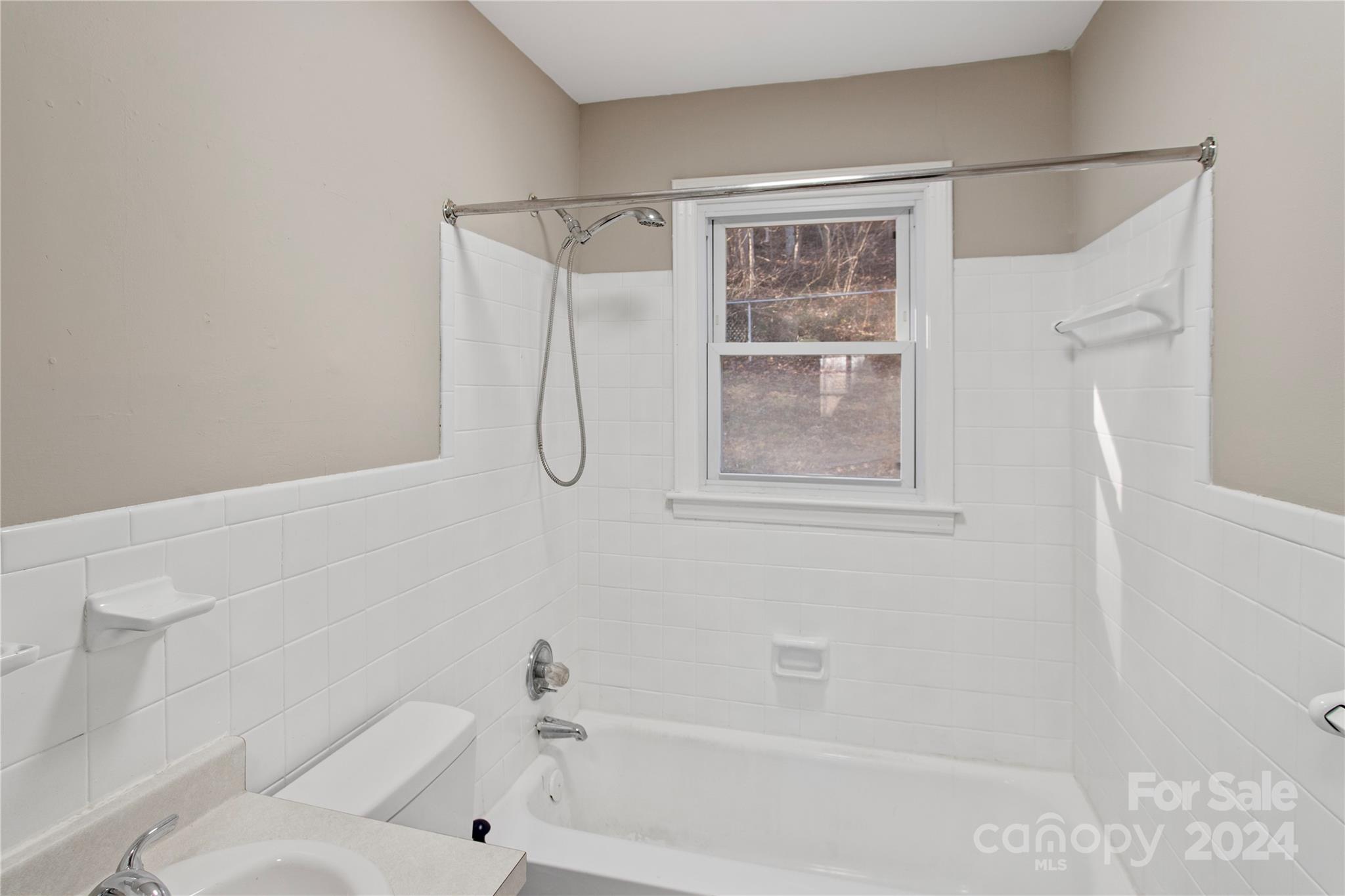 552 Bailey Road Asheville, NC 28806 - Photo 12 of 16 Gallery Image 12