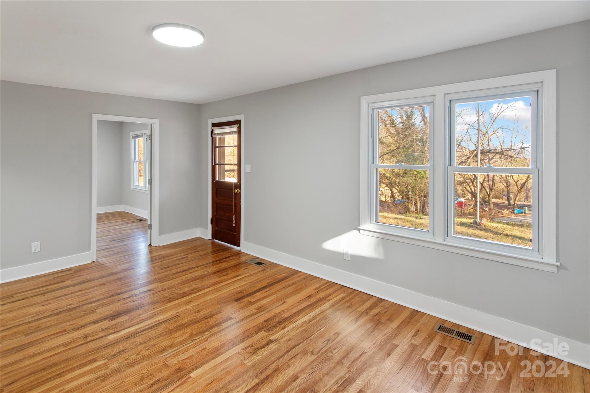 552 Bailey Road Asheville, NC 28806 - Photo 3 of 16 Gallery Image 3