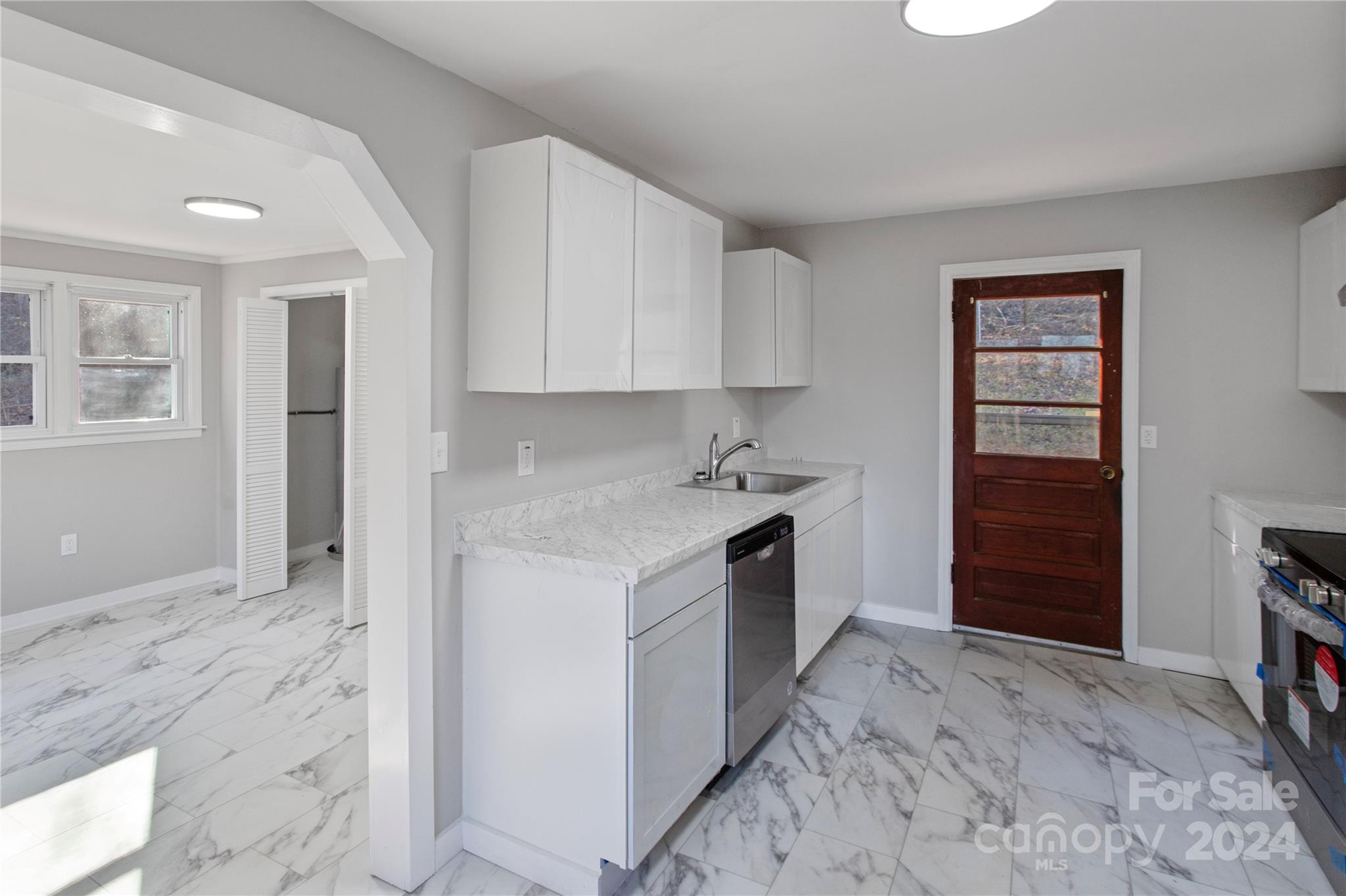 552 Bailey Road Asheville, NC 28806 - Photo 6 of 16 Gallery Image 6