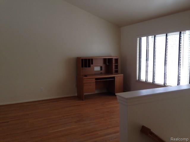 LIVING ROOM.jpg