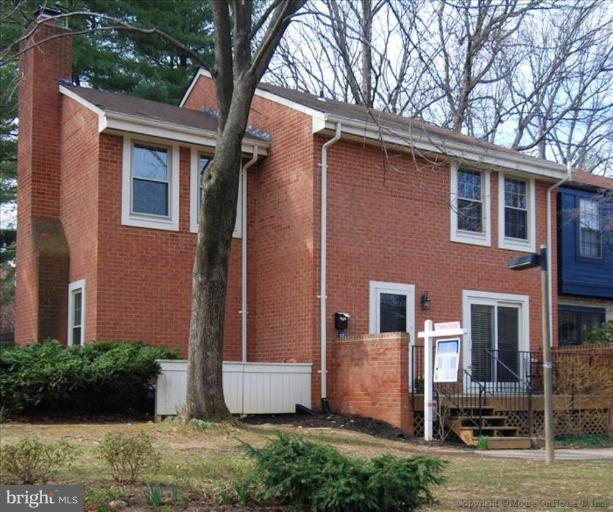 2137 Golf Course Drive Reston, VA 20191 - Photo 6 of 26 a view of a house with a yard