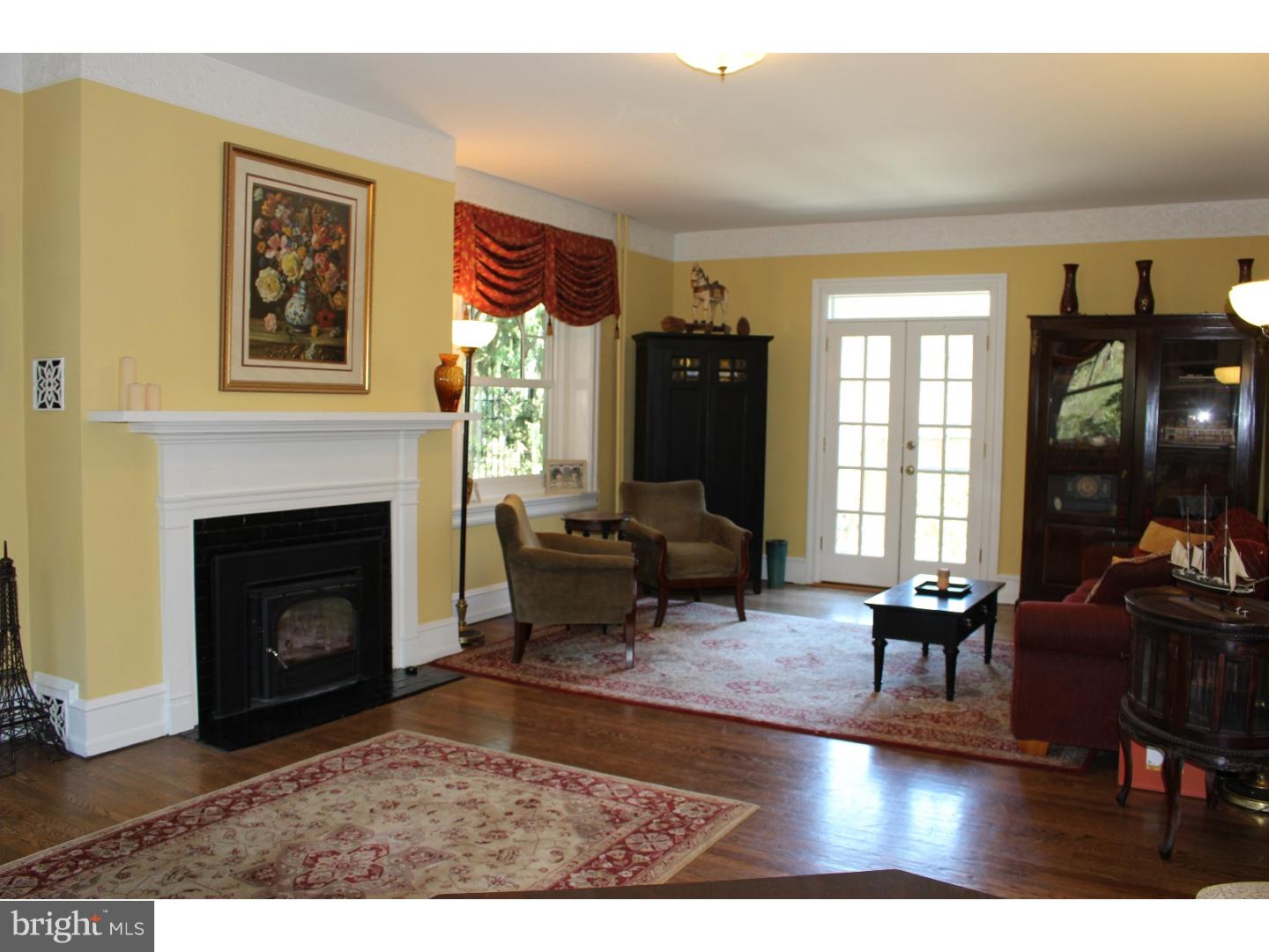 315 South Chester Road Swarthmore, PA 19081 - Photo 4 of 25 Living Room