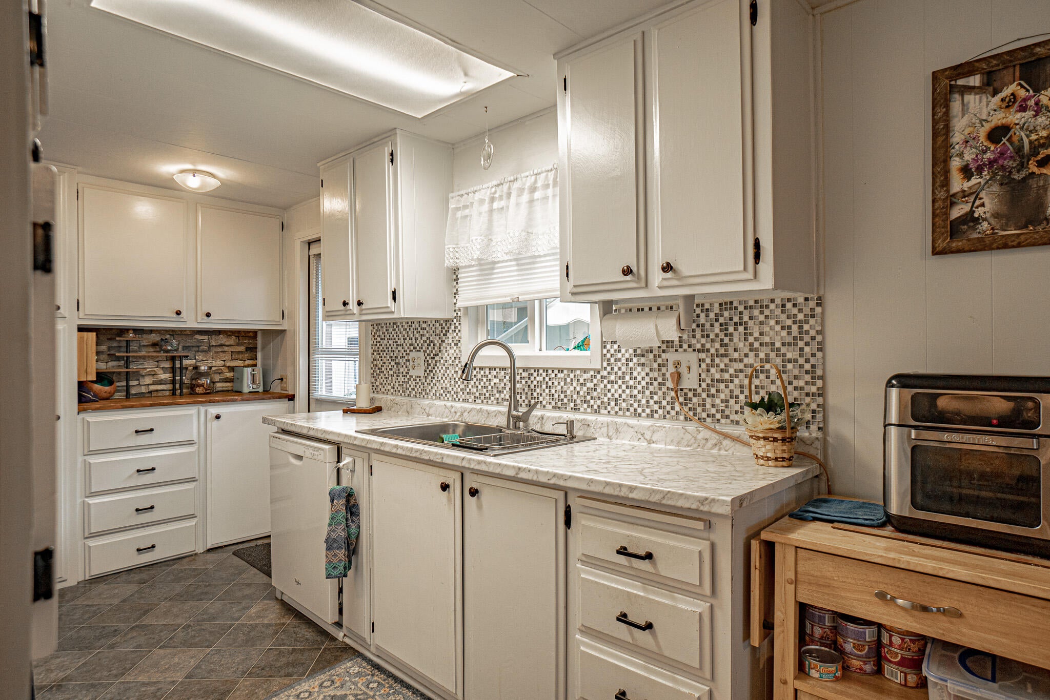 2252 Table Rock Road, Unit SPC 76 Medford, OR 97501 - Photo 8 of 26 8 Kitchen