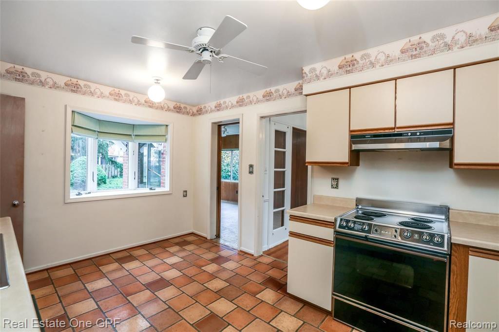 457 Lexington Road Grosse Pointe Farms, MI 48236 - Photo 10 of 26