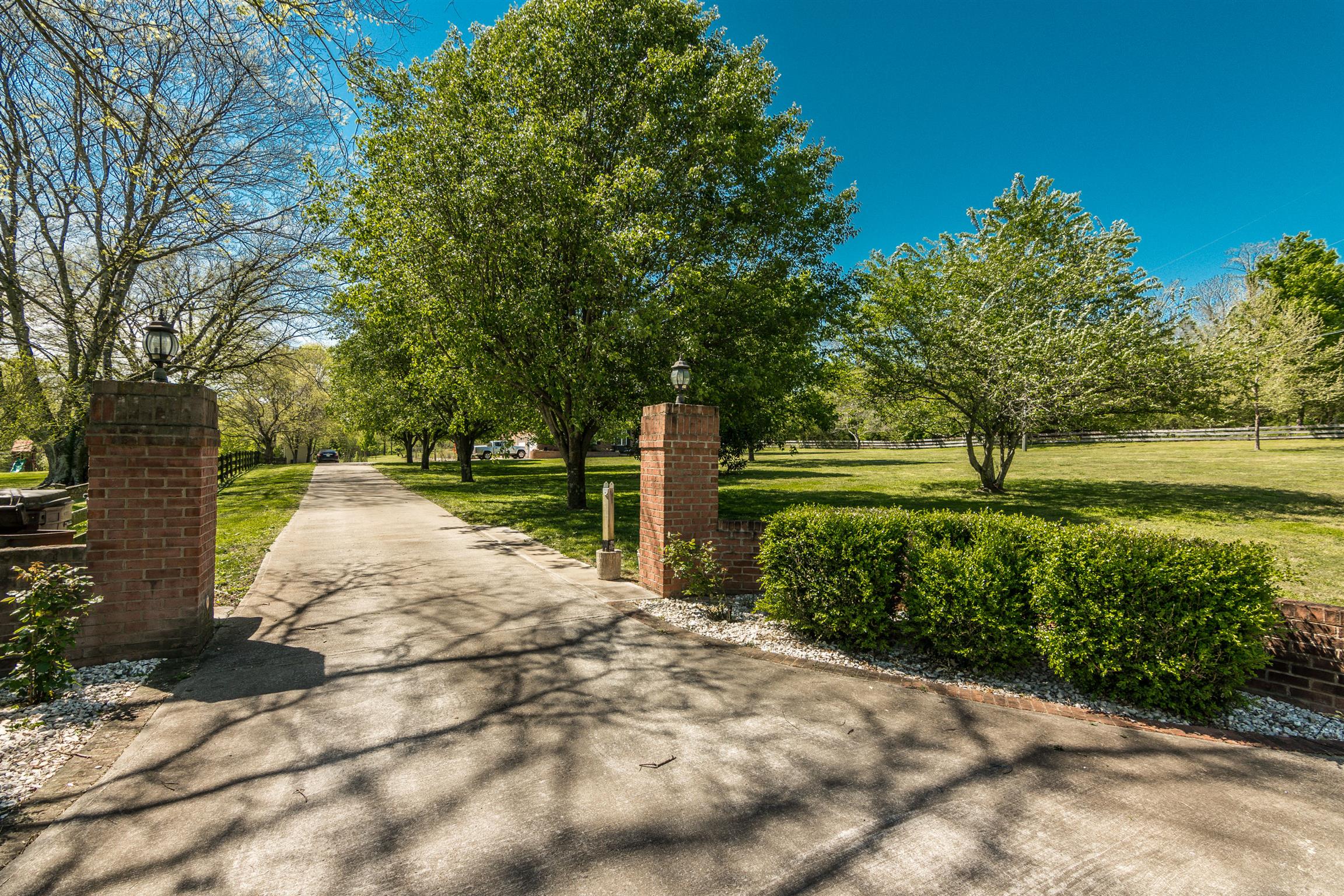 1824 Neelys Bend Road Madison, TN 37115 - Photo 4 of 23 Gallery Image 4