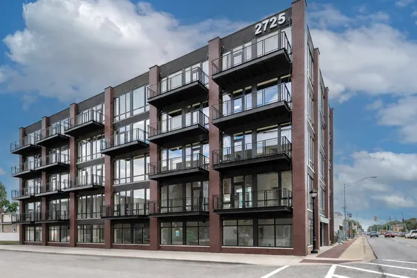 $1,850 | 2725 Thatcher Avenue, Unit 204, River Grove, IL 60171