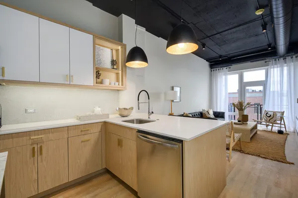 $1,850 | 2725 Thatcher Avenue, Unit 204, River Grove, IL 60171