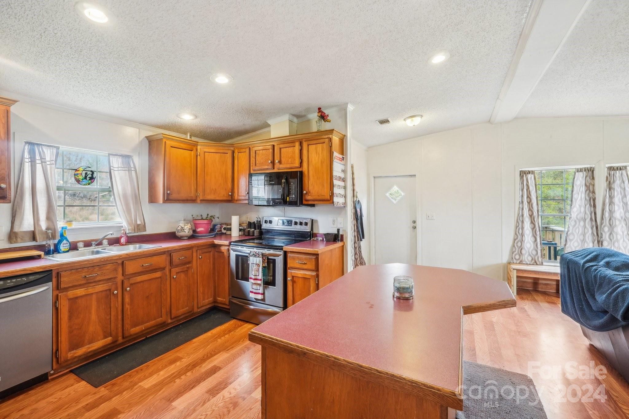 5778 Pittstown Road Hickory, NC 28602 - Photo 4 of 28 Gallery Image 4