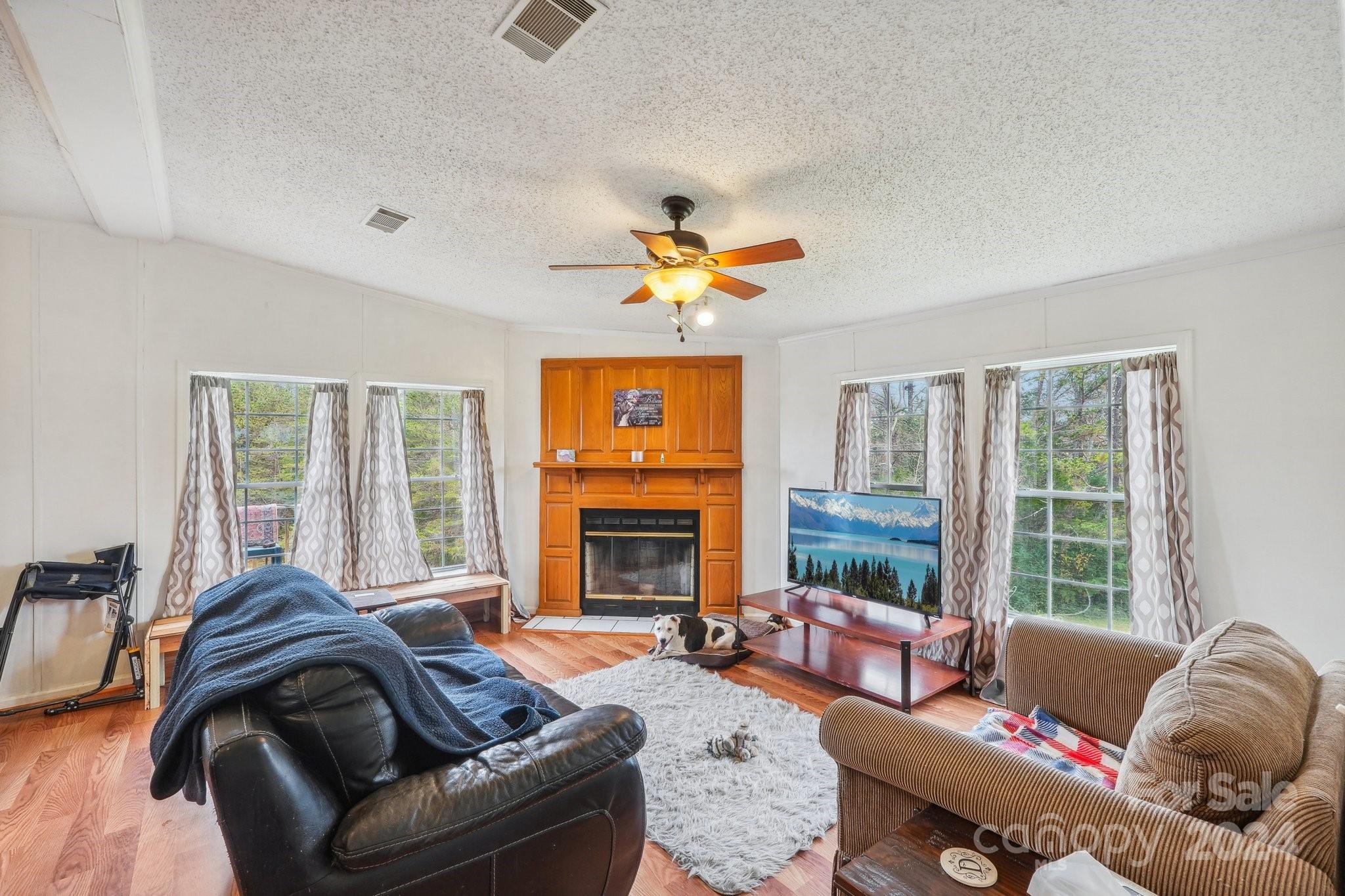 5778 Pittstown Road Hickory, NC 28602 - Photo 6 of 28 Gallery Image 6
