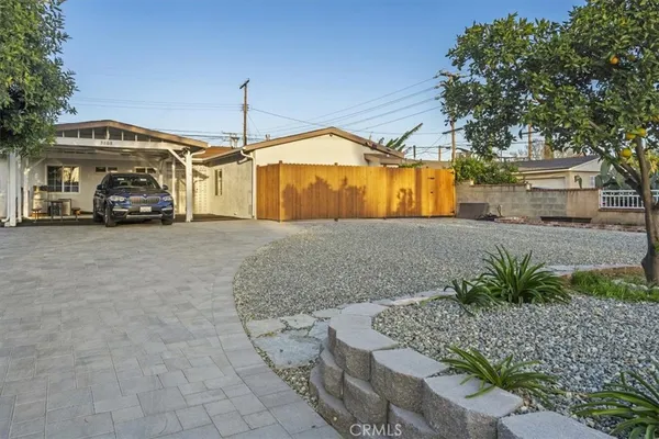 $1,695 | 9806 Beachy Avenue, Arleta, CA 91331