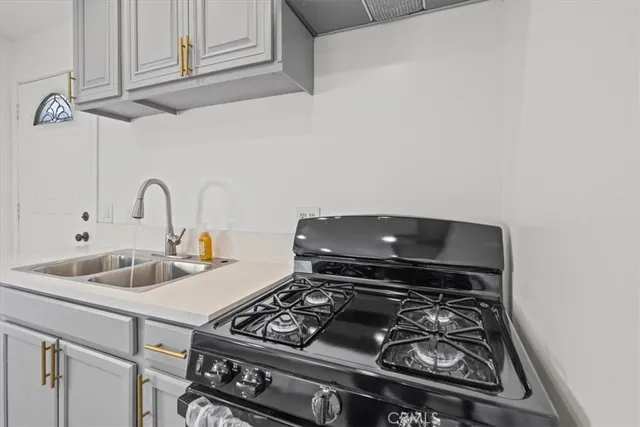 $2,200 | 9806 Beachy Avenue, Arleta, CA 91331