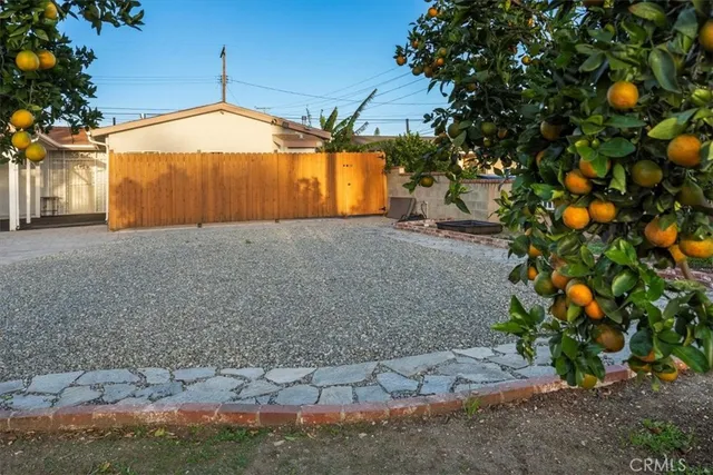 $2,200 | 9806 Beachy Avenue, Arleta, CA 91331
