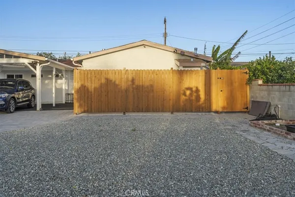 $1,695 | 9806 Beachy Avenue, Arleta, CA 91331