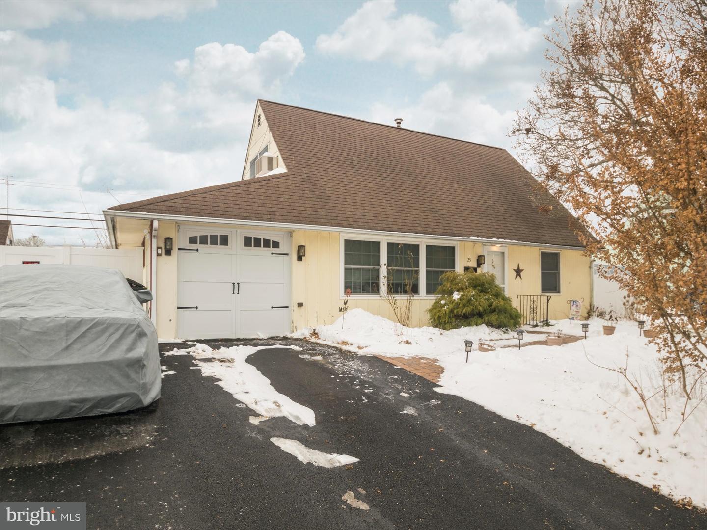 25 Crystal Road Levittown, PA 19057 - Photo 1 of 12 Gallery Image 1