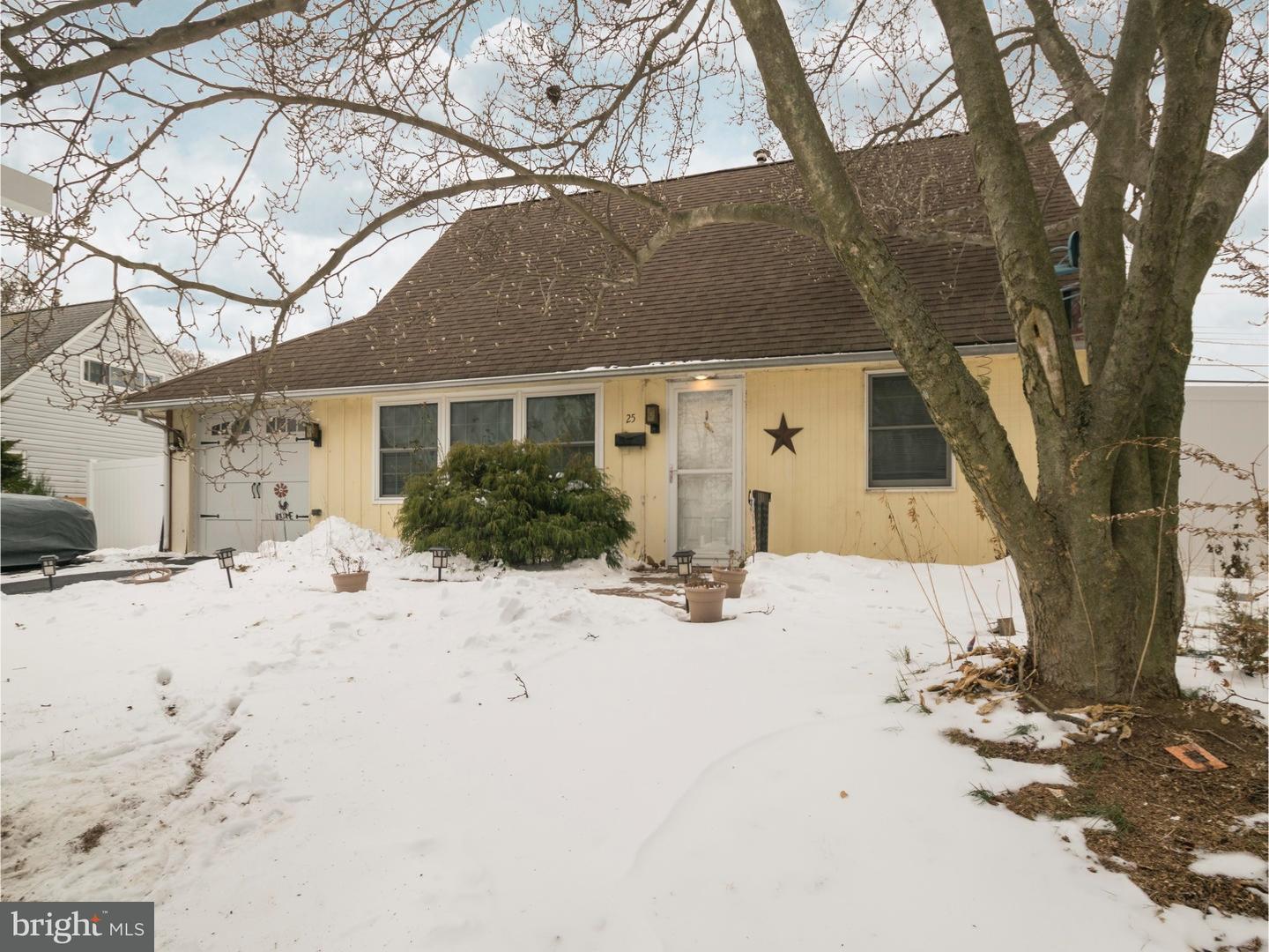 25 Crystal Road Levittown, PA 19057 - Photo 2 of 12 Gallery Image 2