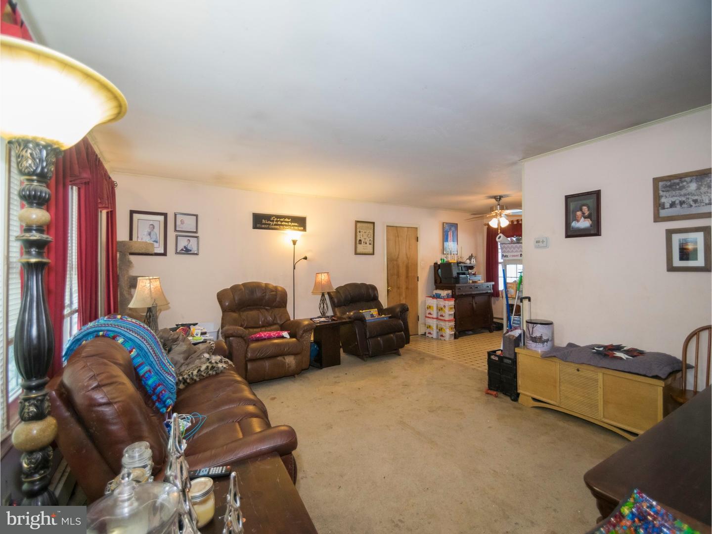 25 Crystal Road Levittown, PA 19057 - Photo 4 of 12 Gallery Image 4