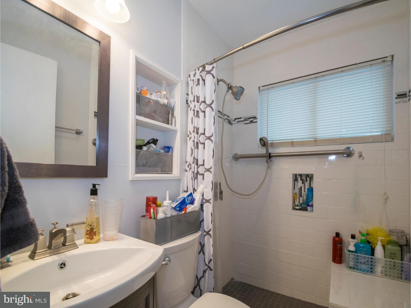 25 Crystal Road Levittown, PA 19057 - Photo 8 of 12 Gallery Image 8