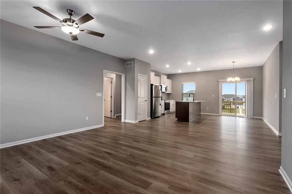 705 Red Clover Court Raymore, MO 64083 - Photo 4 of 32