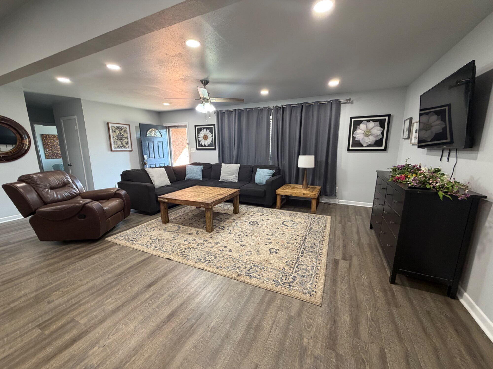 3706 41st Street Lubbock, TX 79413 - Photo 3 of 22 IMG_4421