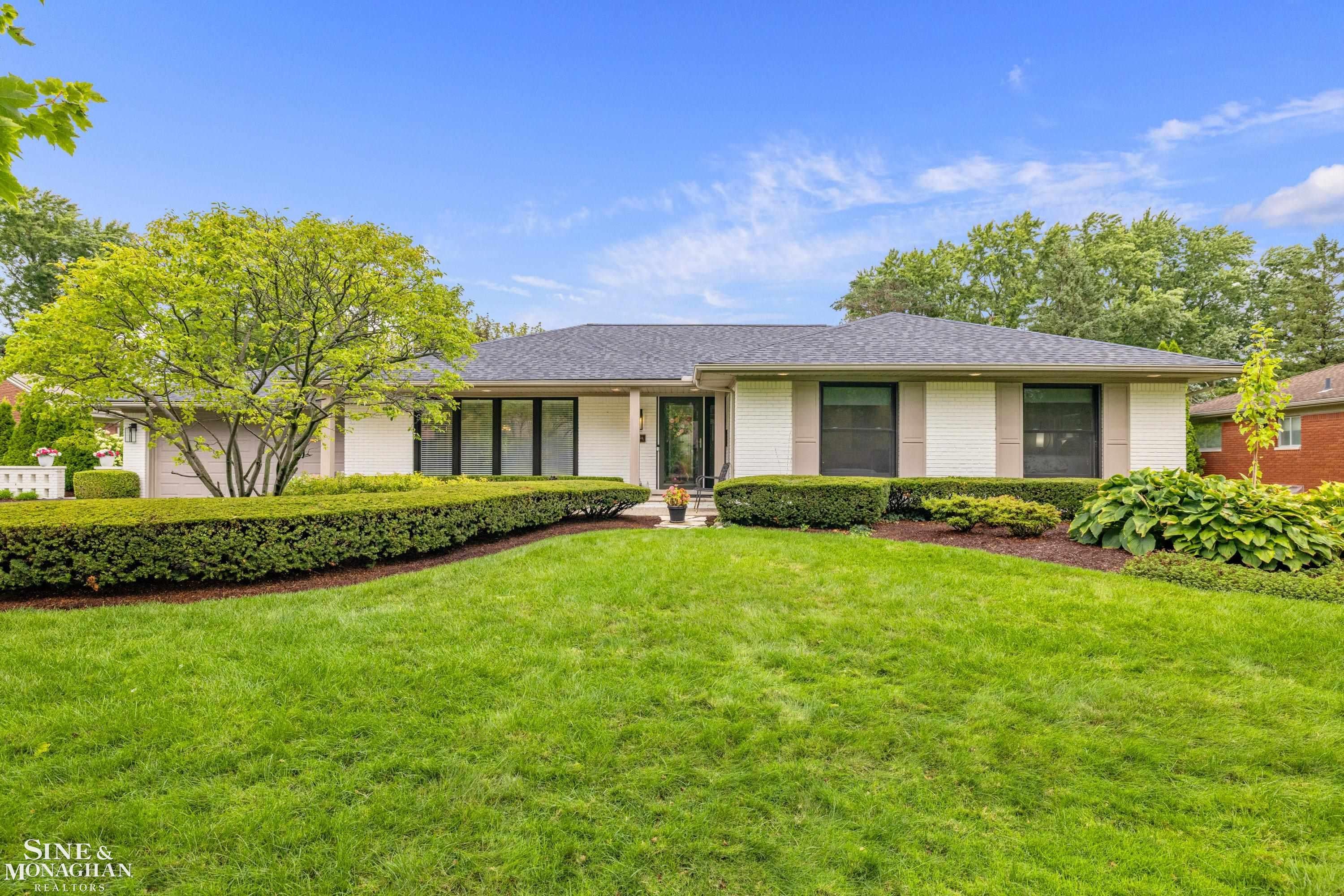74 Stonehurst Road Grosse Pointe Shores, MI 48236 - Photo 1 of 85 Gallery Image 1